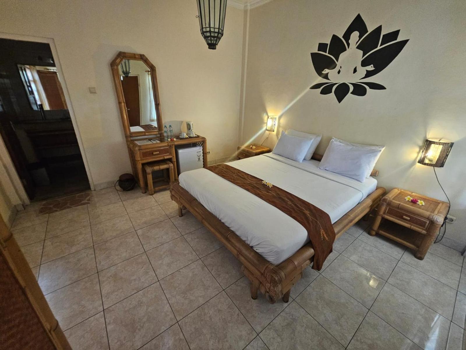 Lovina Hotel Chonos מראה חיצוני תמונה