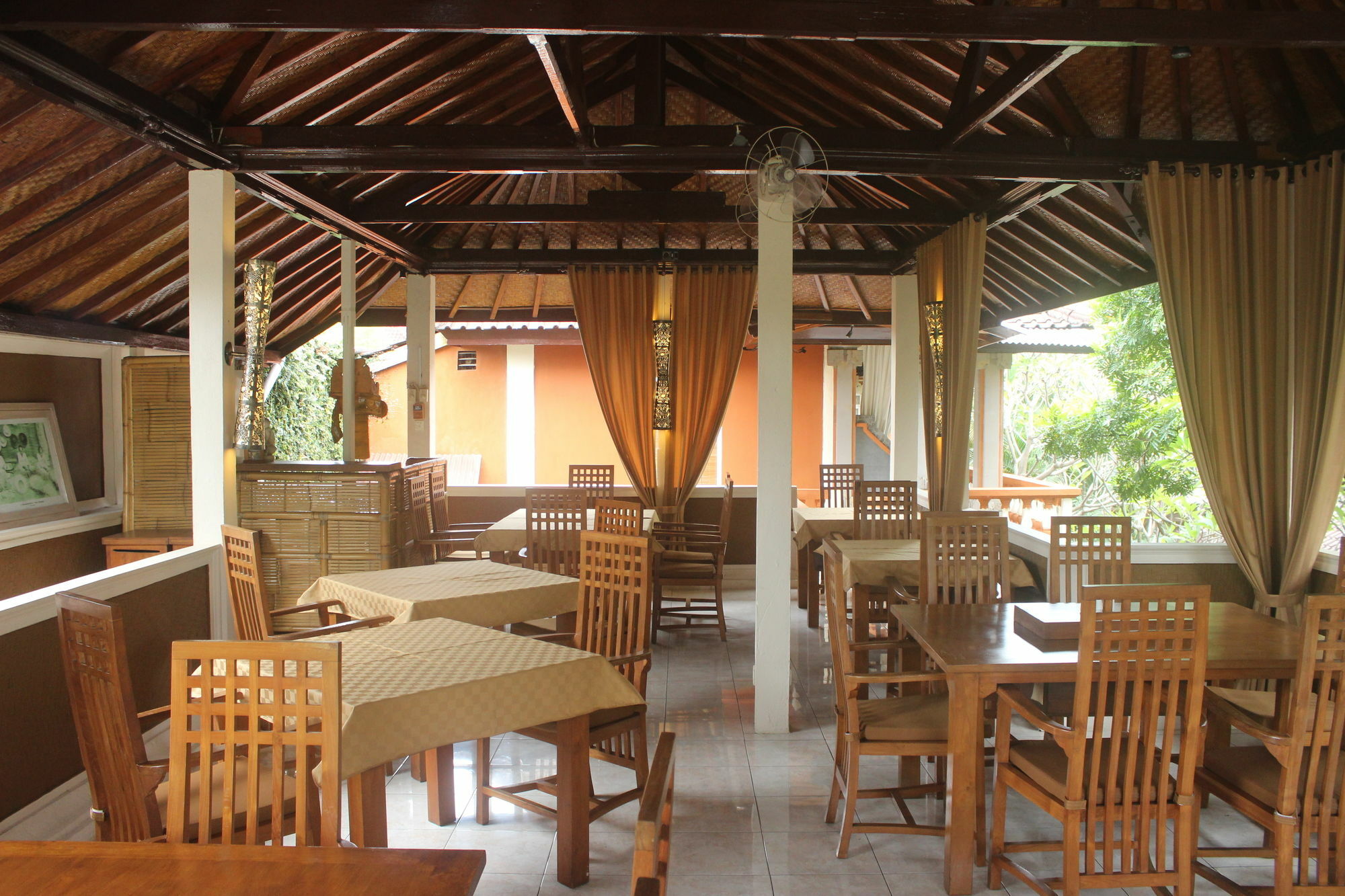 Lovina Hotel Chonos מראה חיצוני תמונה