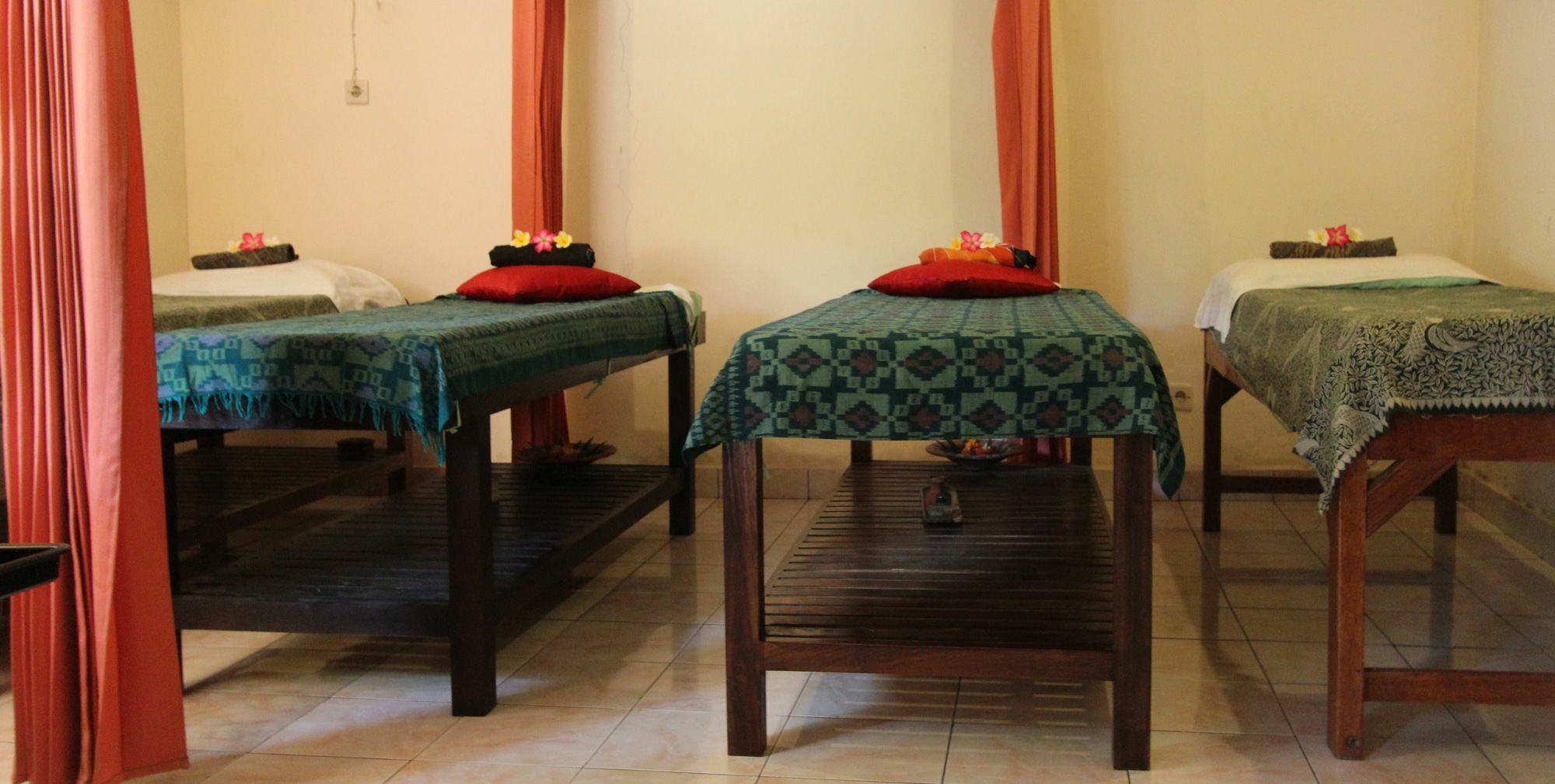 Lovina Hotel Chonos מראה חיצוני תמונה